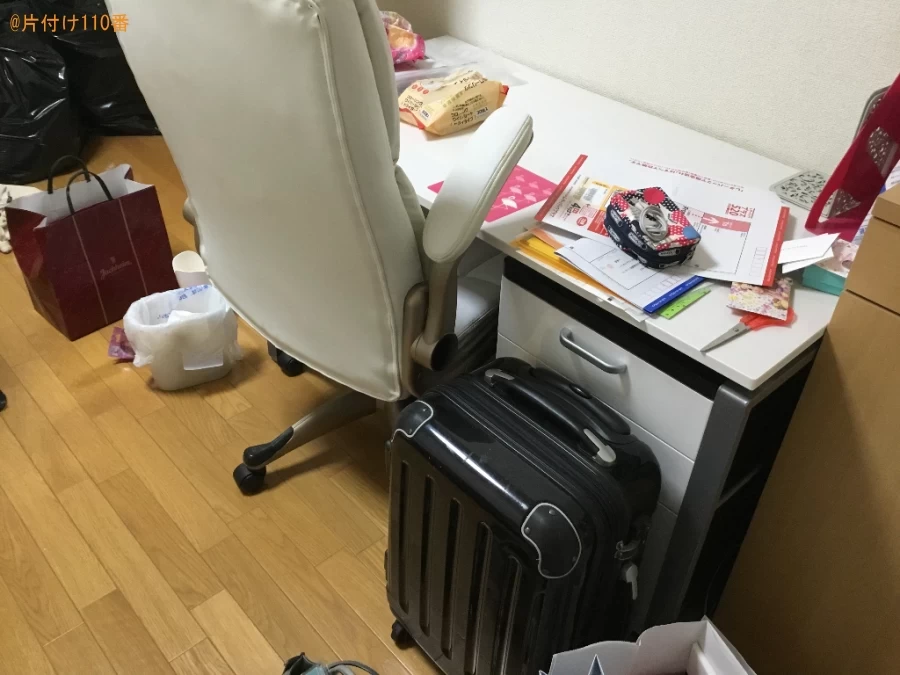 椅子、スーツケース、カーペット、衣類等の回収